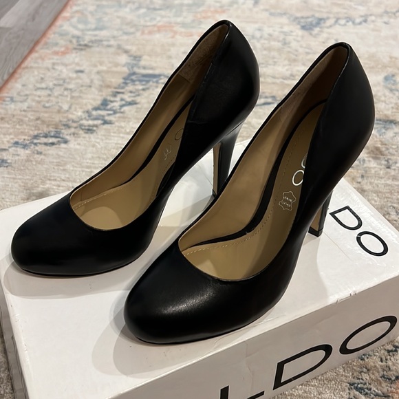 Black ALDO Heels - Picture 2 of 8